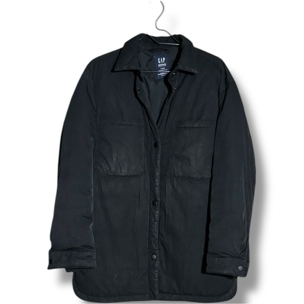 GAP Women's Charcoal Lightweight Button Down Hoodless Recycled Puffer Jacket - Picture 12 of 15